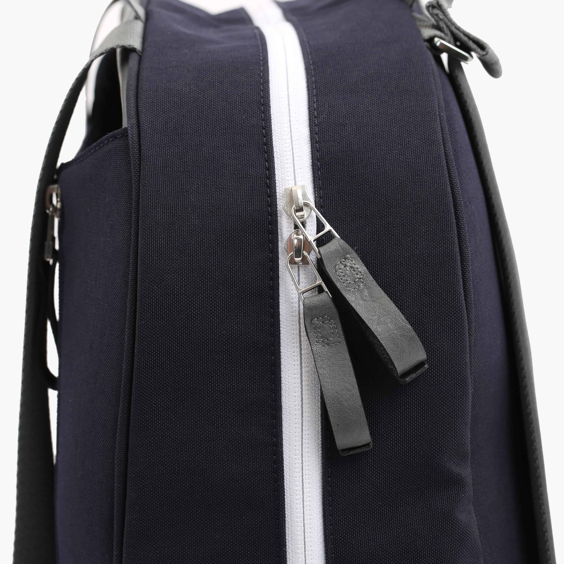 Melbourne Navy & White